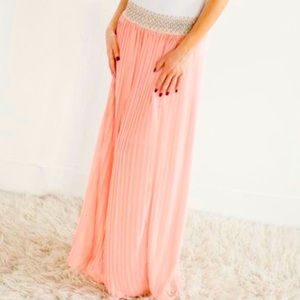 🍁NWT Fanned Pink Maxi Skirt